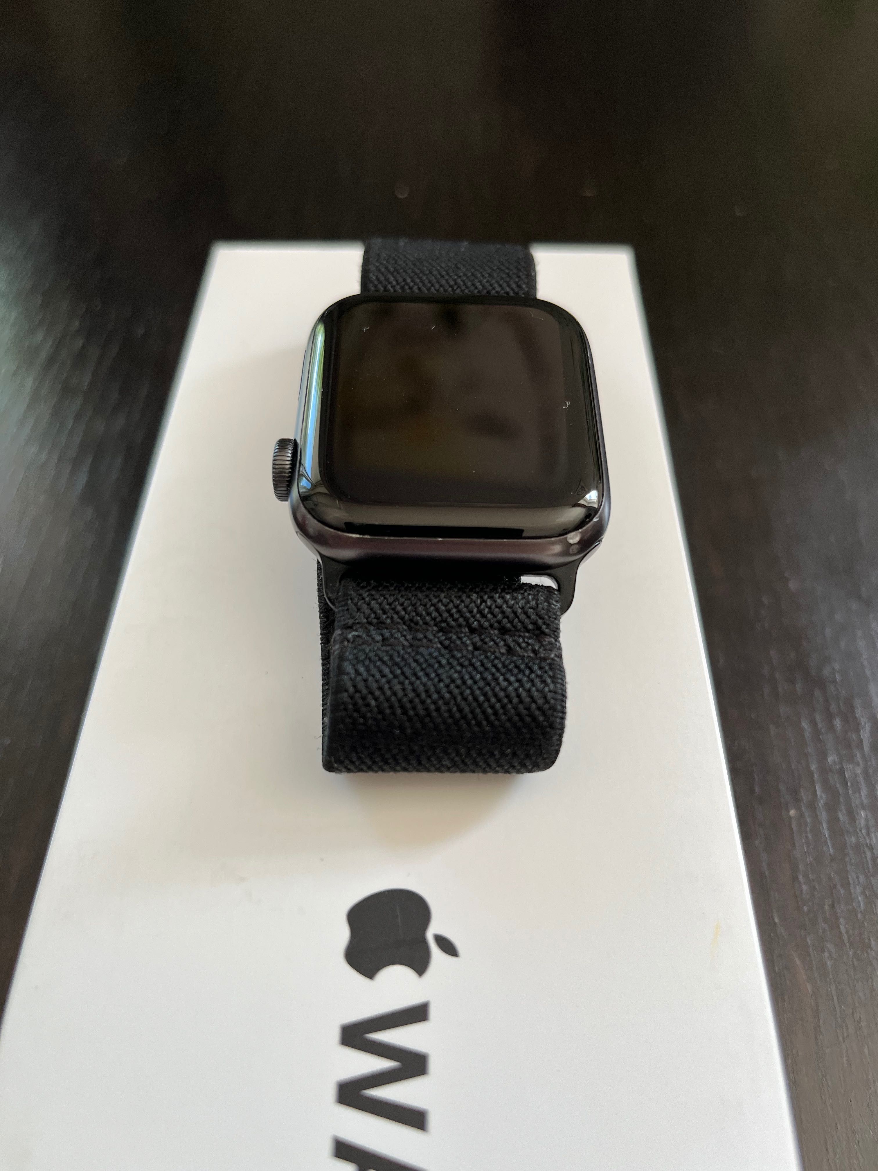 Apple Watch SE 1st gen 44 mm GPS + Cellular! Space Gray!