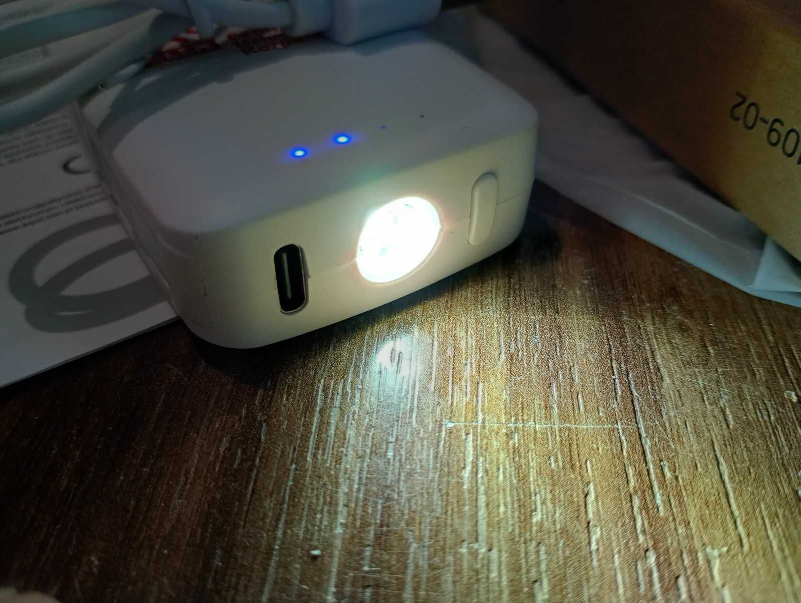 powerbank 4000 mAh USB C, iphone, latarka