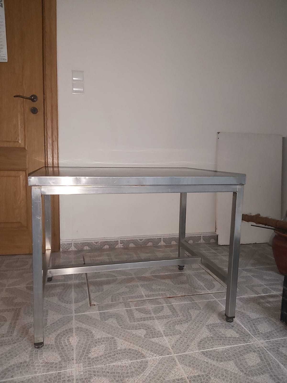 Mesa de apoio em inox