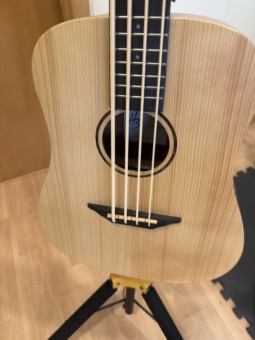 Uke Bass baixo acustico ukelele harley benton com pré