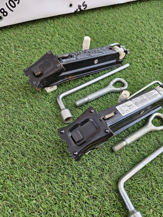 Оригінальний домкрат балоний ключ гак Mercedes Benz W203