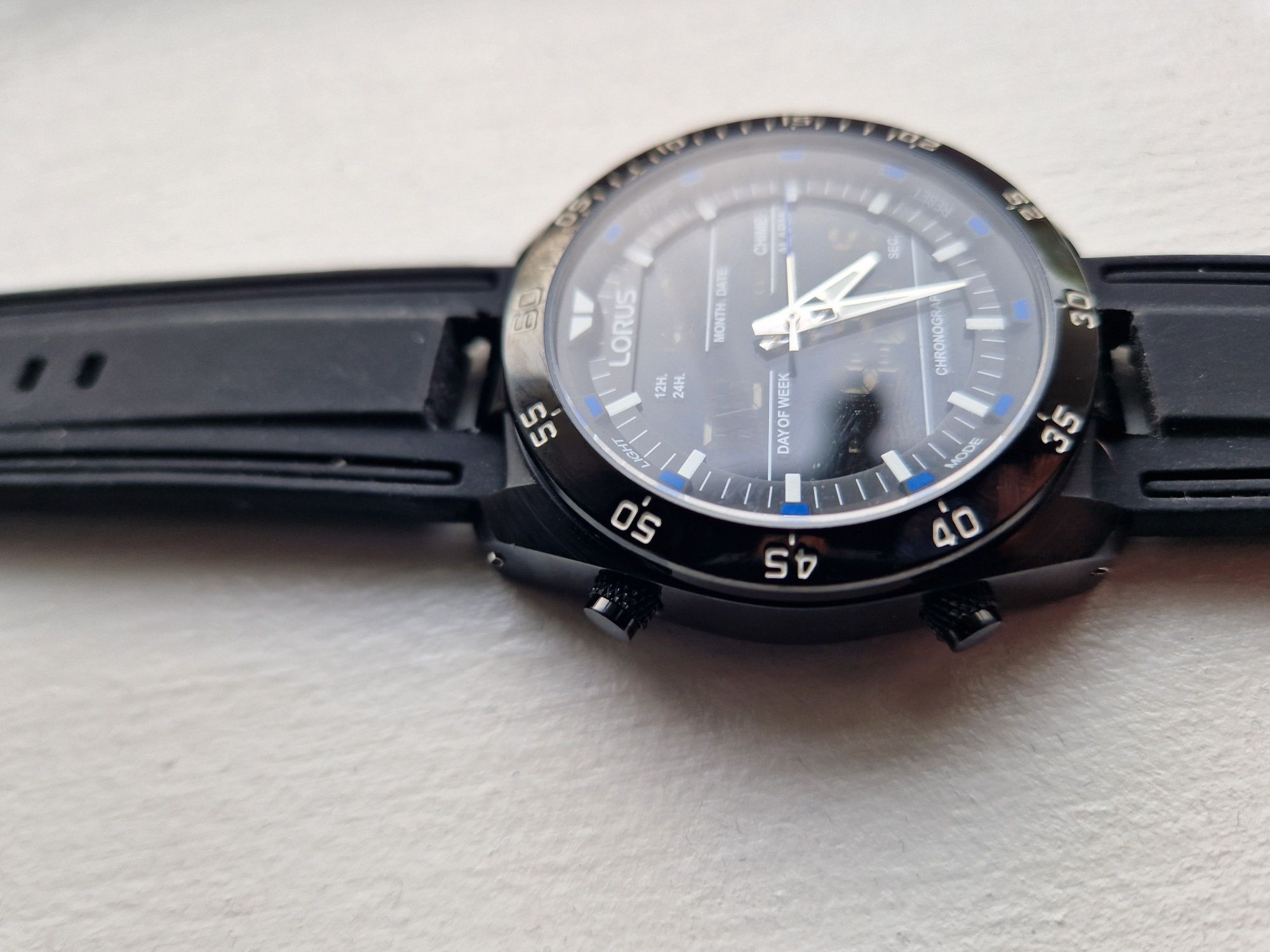 Męski sportowy  zegarek Lorus Z021-X007