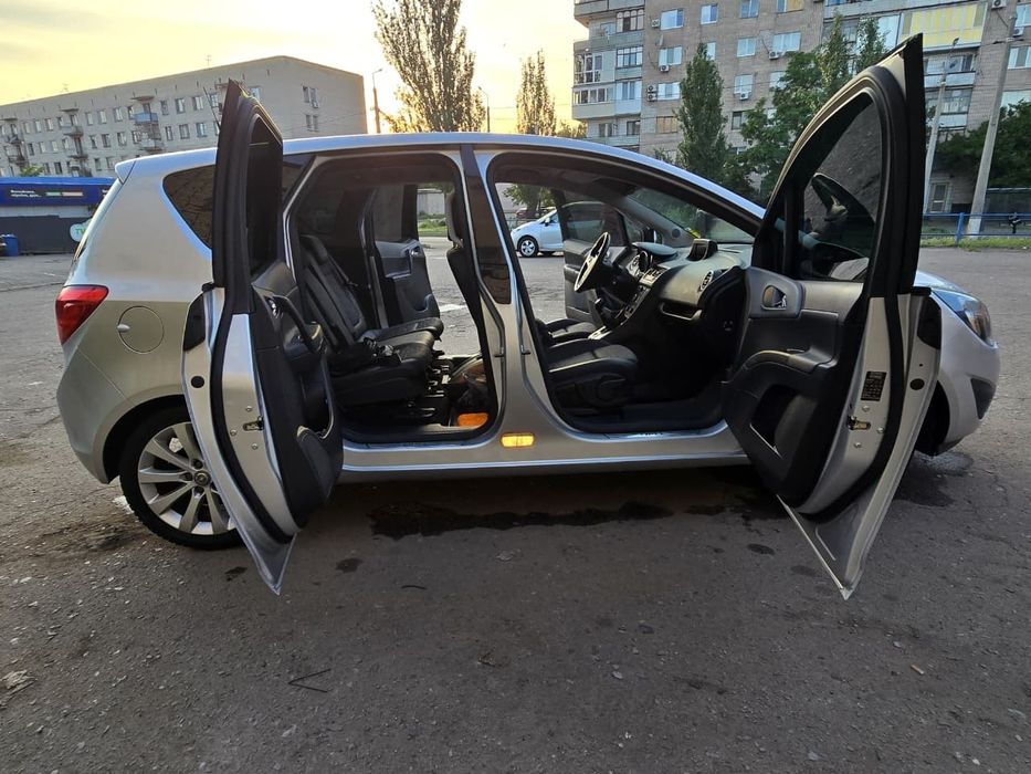 Opel Meriva 2011 максимальна коплектація