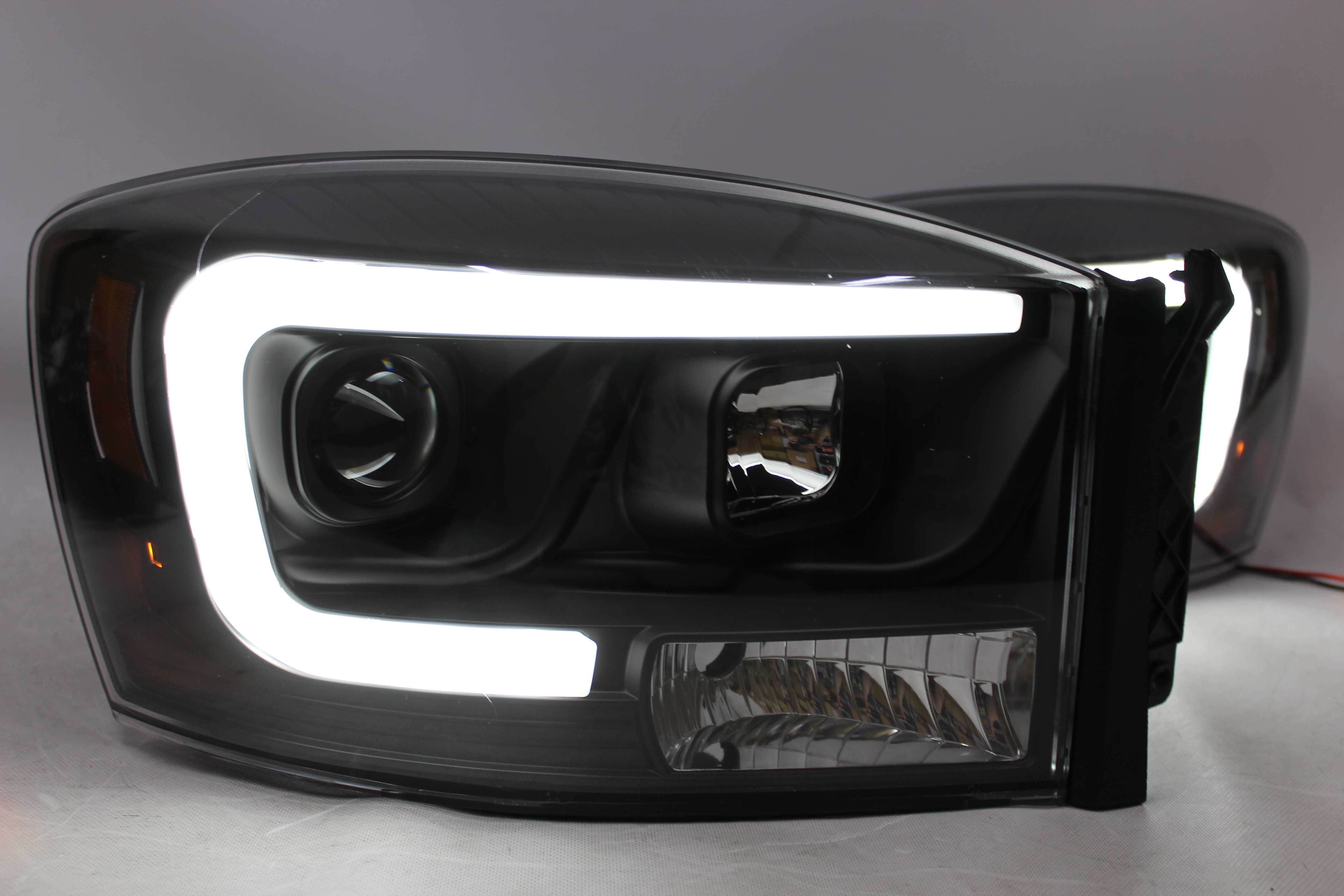 Lampy reflektory przednie przód DODGE RAM 09-18 LED BAR NEON Black !