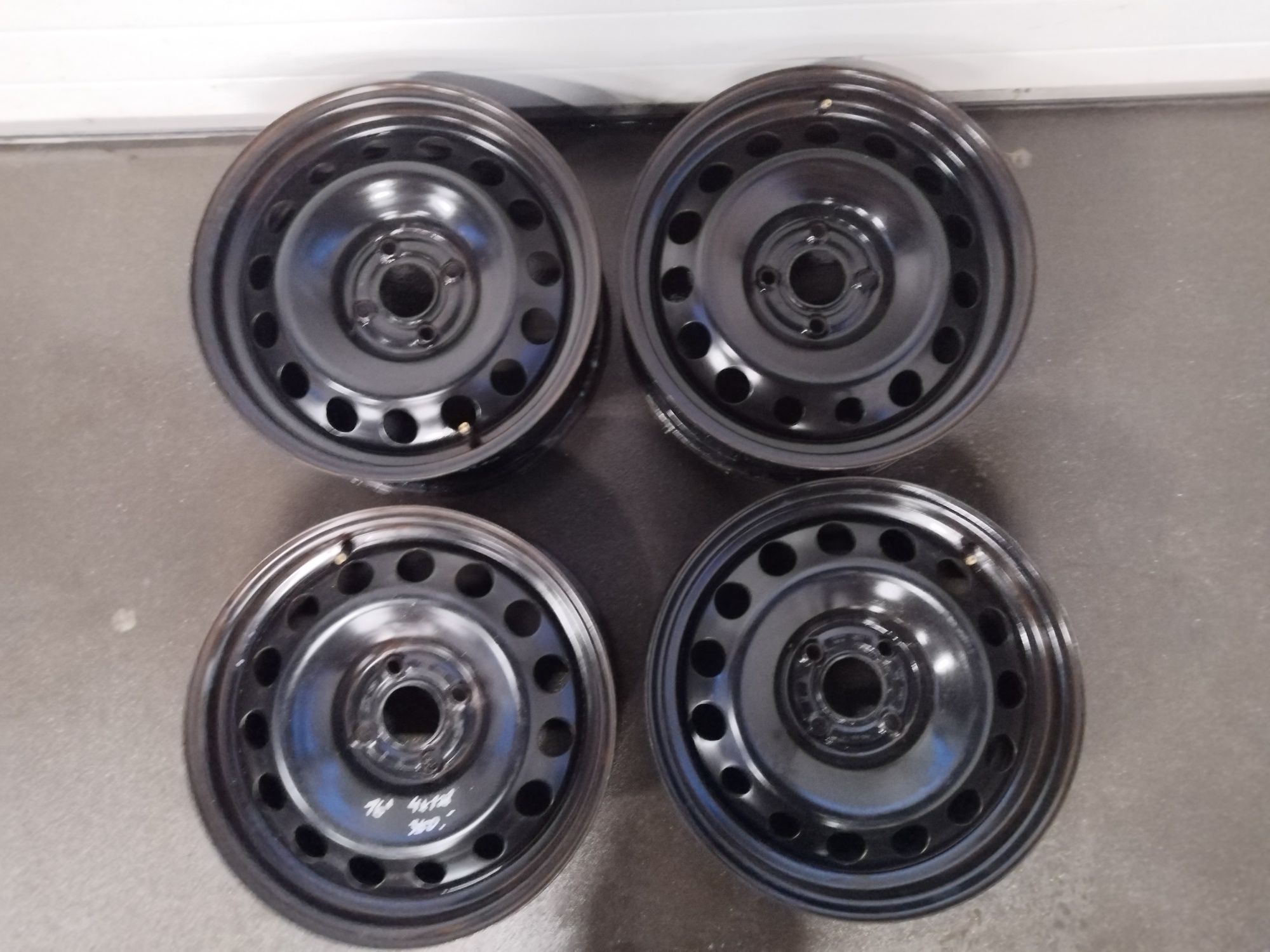 Felgi stalowe 16'' 4x108 Ford