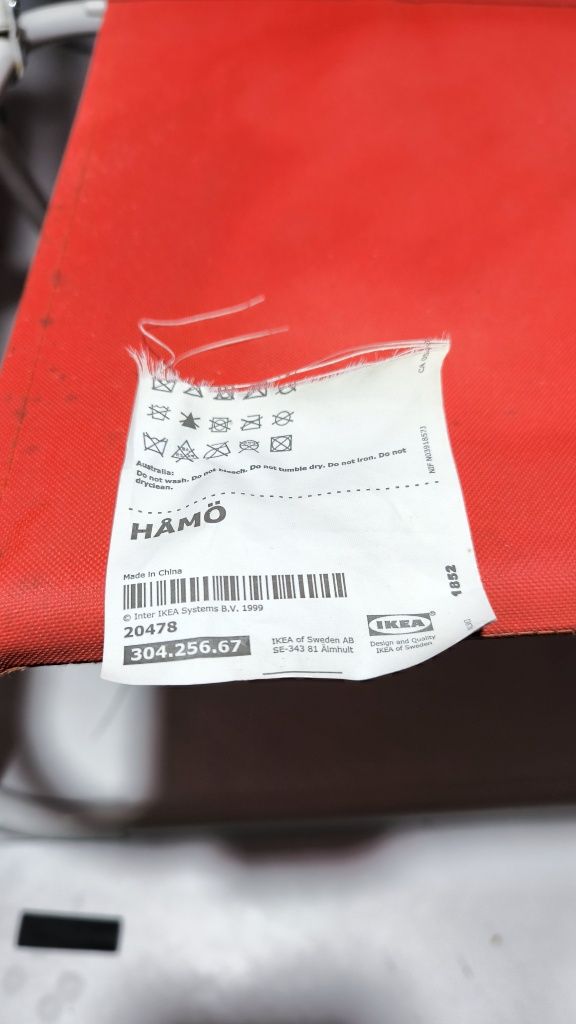 Sprzedam dwa krzesła , leżaki Ikea plażowe białe z czerwonym marer