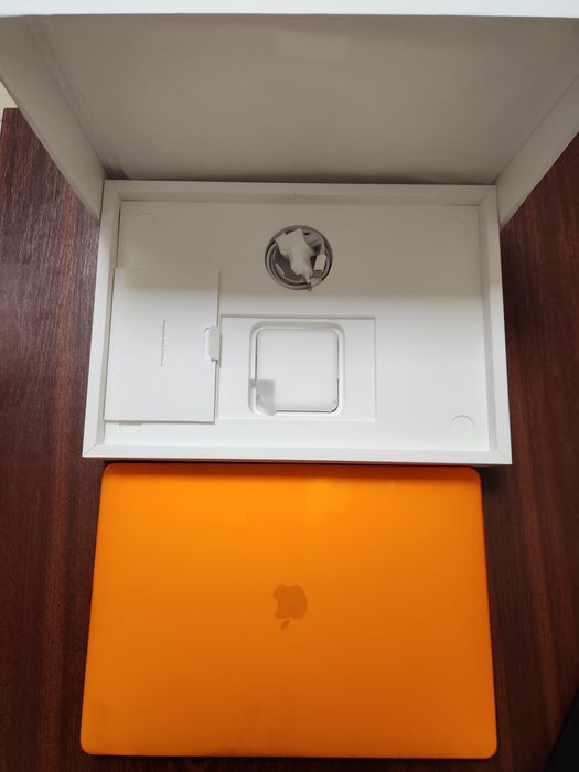 Apple MacBook Pro 16" Silver 2019 (MVVM2)