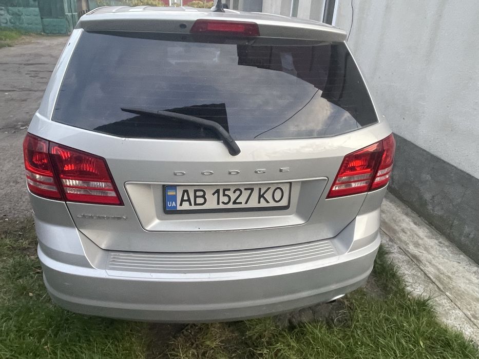 Продам додж джорни 2012 года бензин2.4