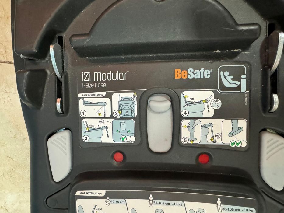 Carrinho de bebé com acessorios