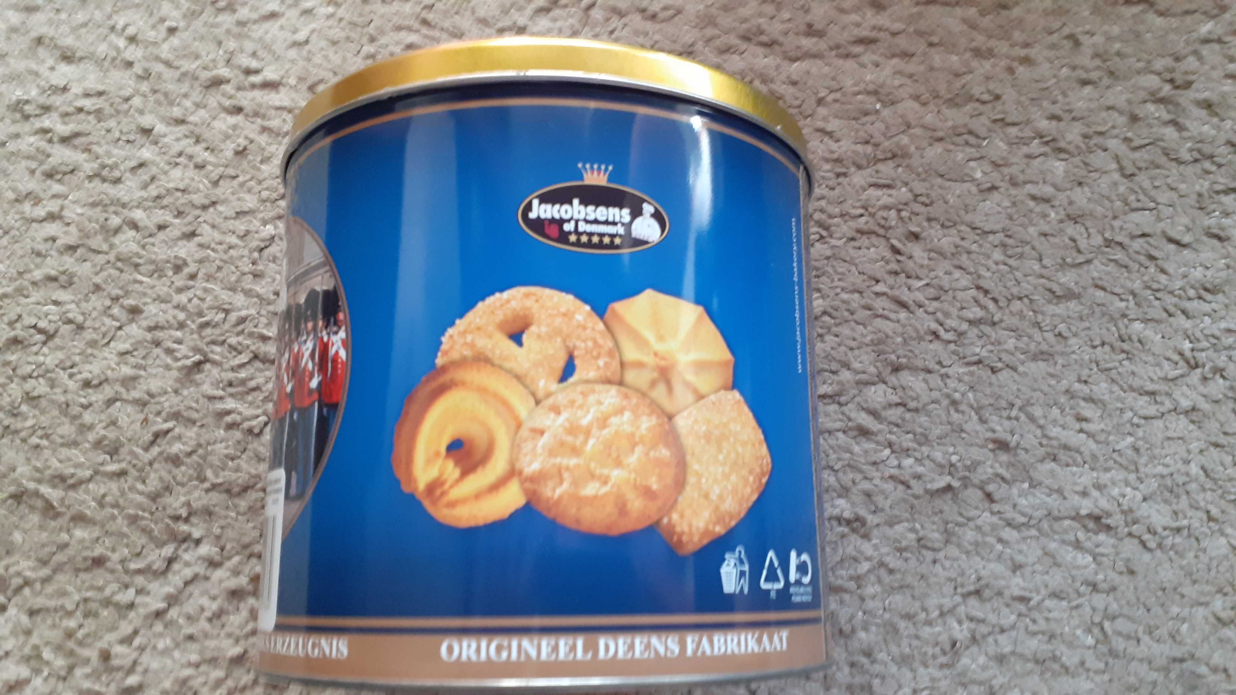 Pudło po oryginalnych duńskich ciasteczkach