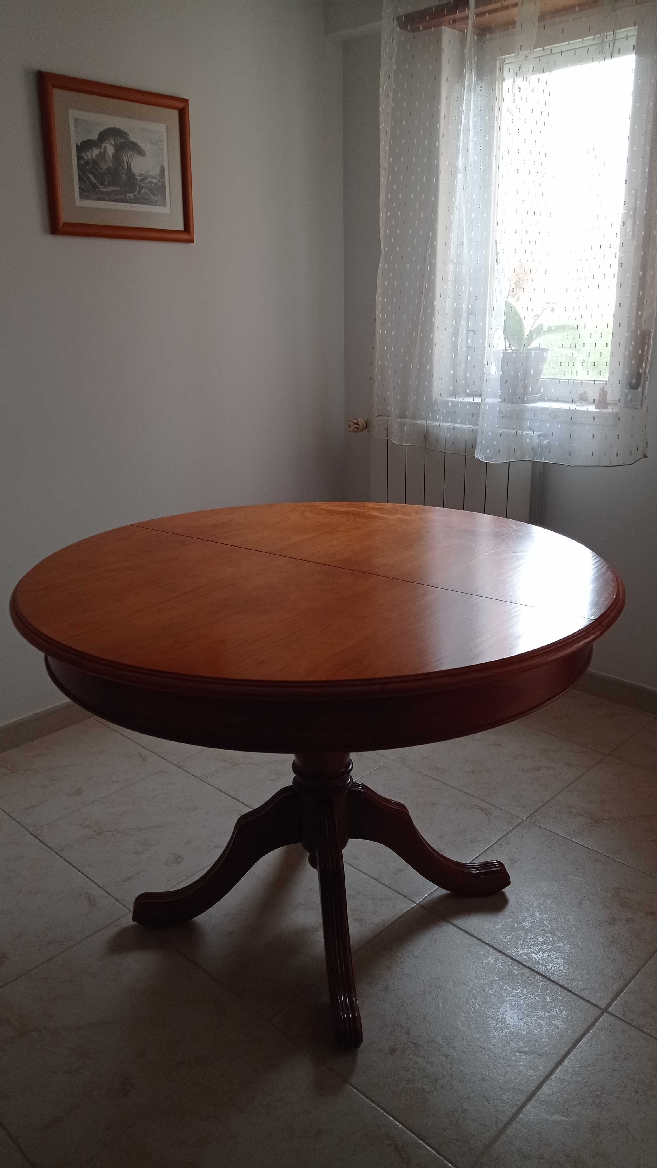 Mesa em Pinho Mel em bom estado