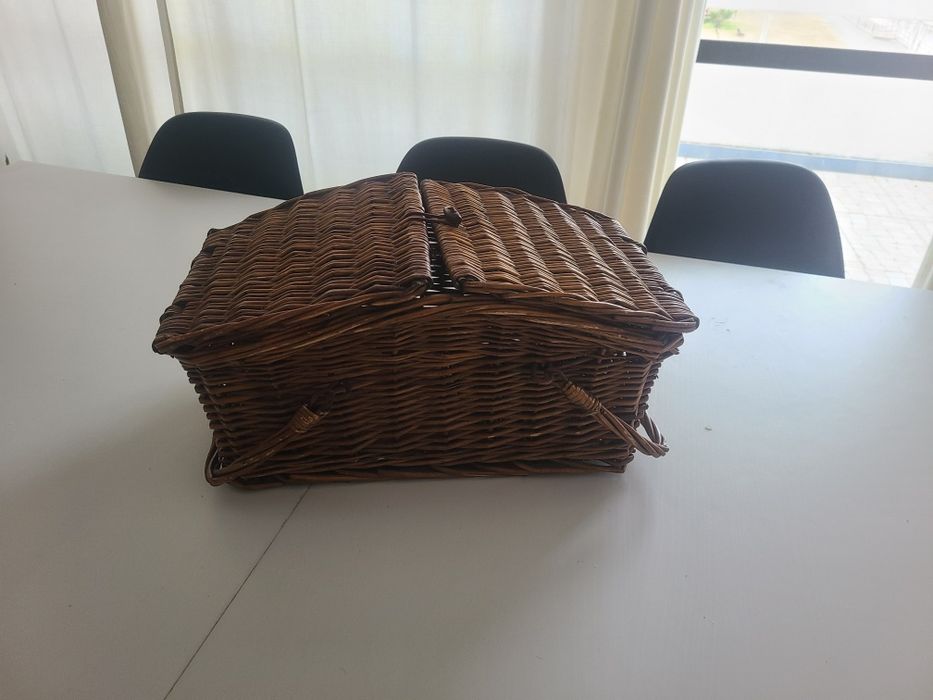 Cesta de piquenique vintage