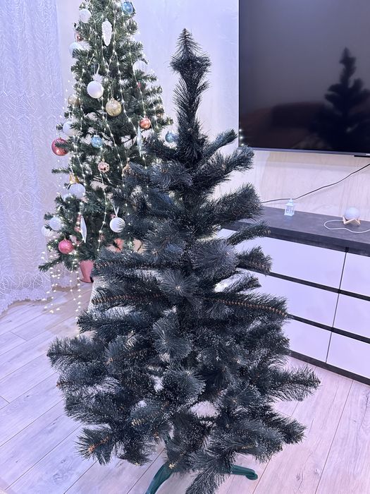 Красива штучна ялинка 150 см