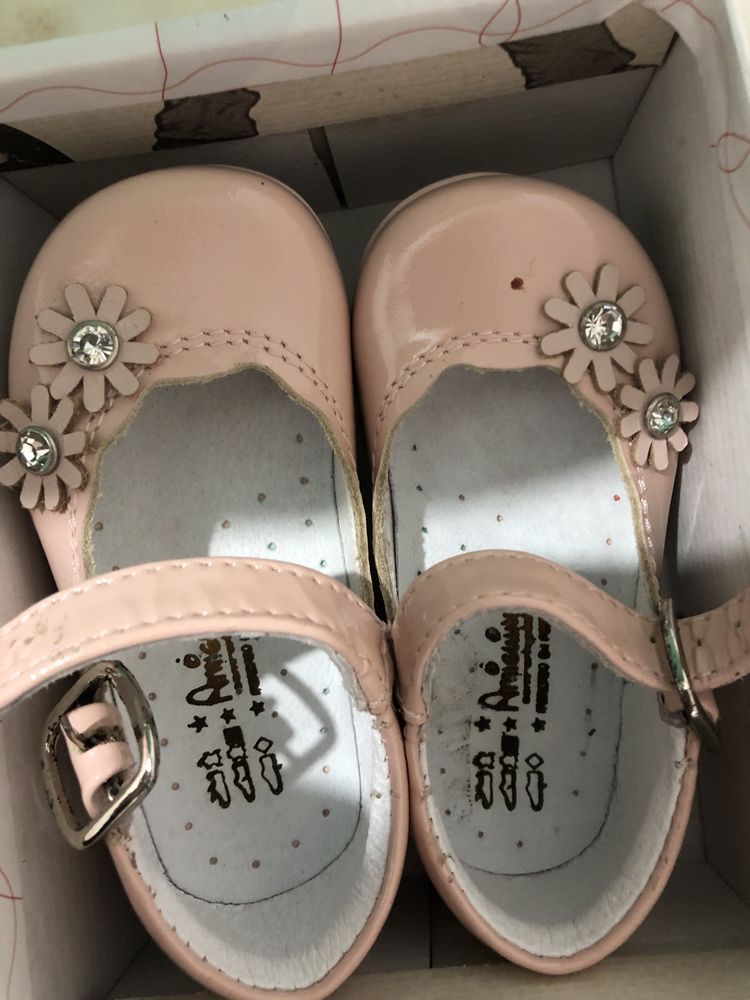 Sapatos cerimónia bebe novos tamanho 20