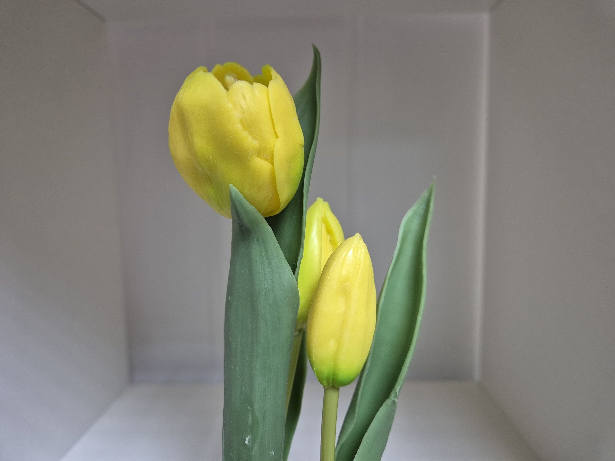 Sztuczne kwiaty tulipan w doniczce jak żywy tulipany żółty kwiat