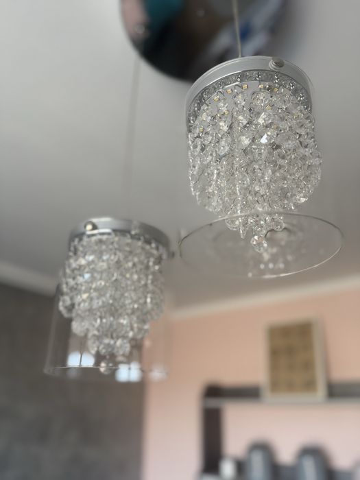 Żyrandol srebrny typu glamur