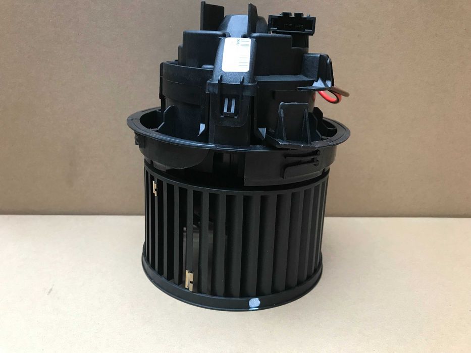 Моторчик печки вентилятор Peugeot 508 (10-18)