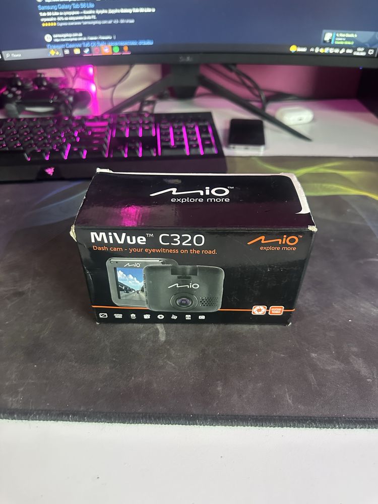 Відеорегистратор MiVue C320
