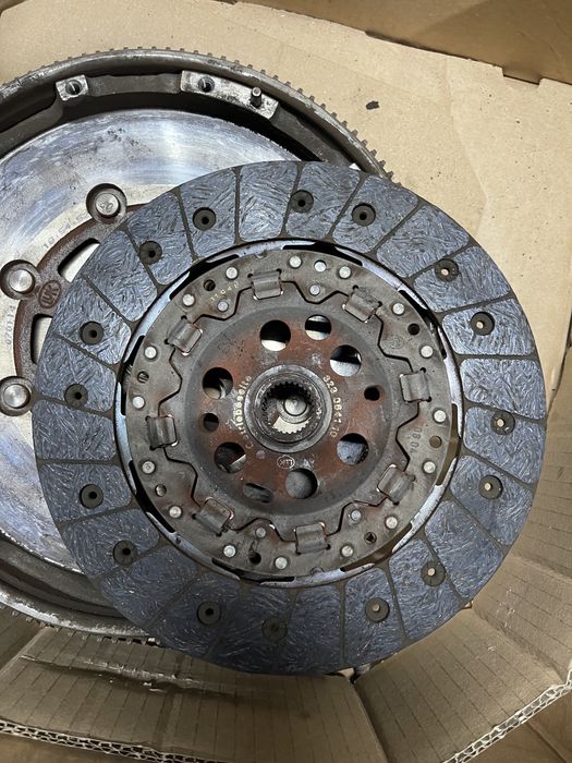 Демпфер комплект зчеплення volkswagen golf5 1.9 TDI