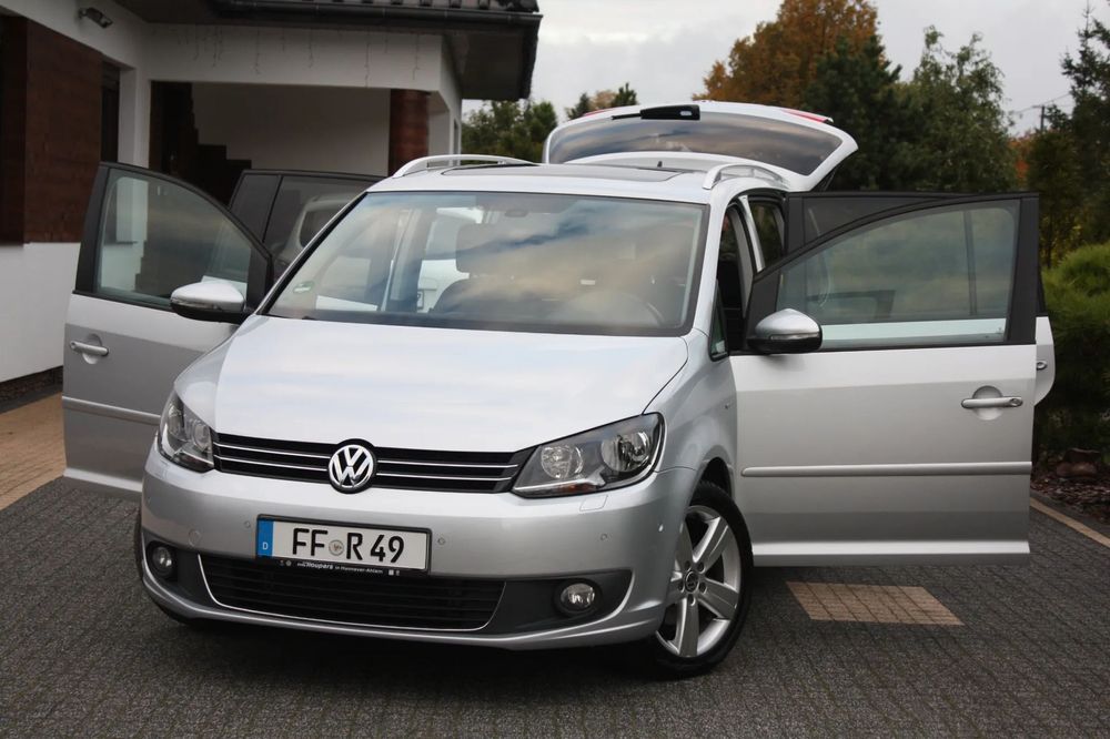 Volkswagen Touran II CUP Benzyna NOWE OPONY Alufelgi KAMERA Klima NAVI Panorama OPŁACONY