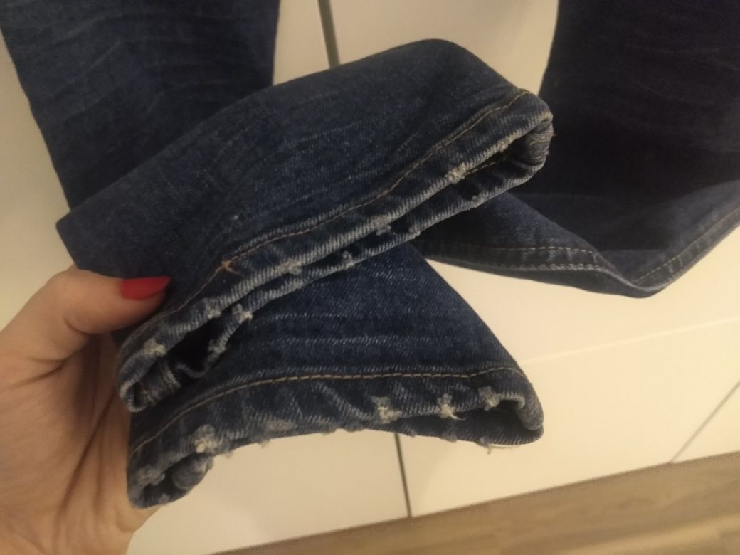 Nowe spodnie jeans młodzieżowe/męskie MANGO na szczupłą osobę rozm. S