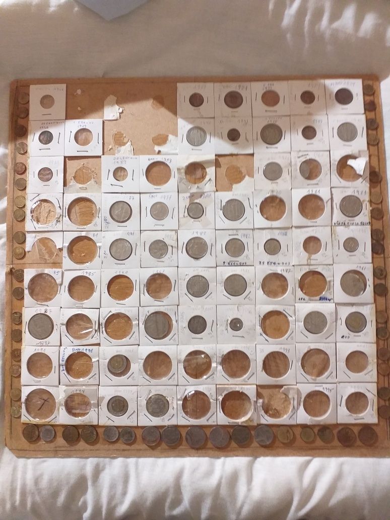 Moedas de escudos