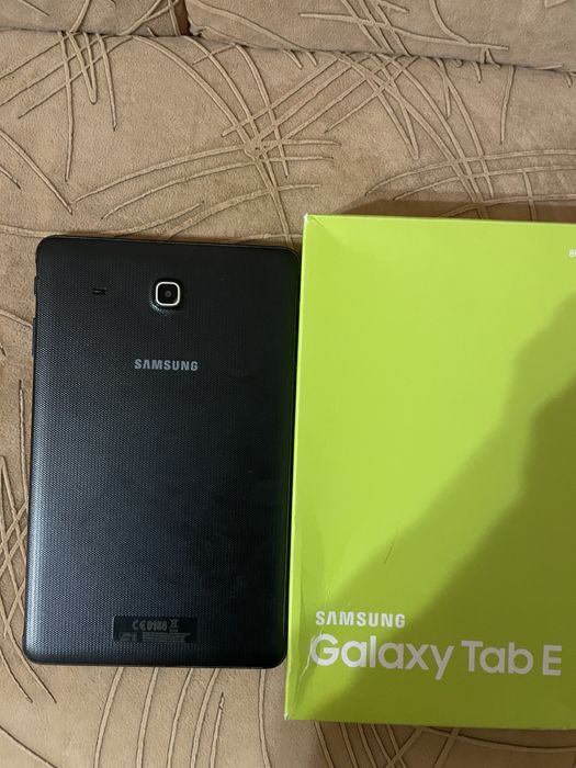 Планшет Samsung Galaxy Tab E 9.6 8GB 3G