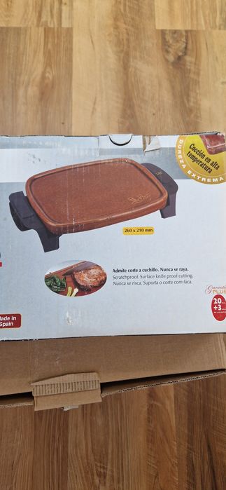 Grelhador eléctrico em terracota