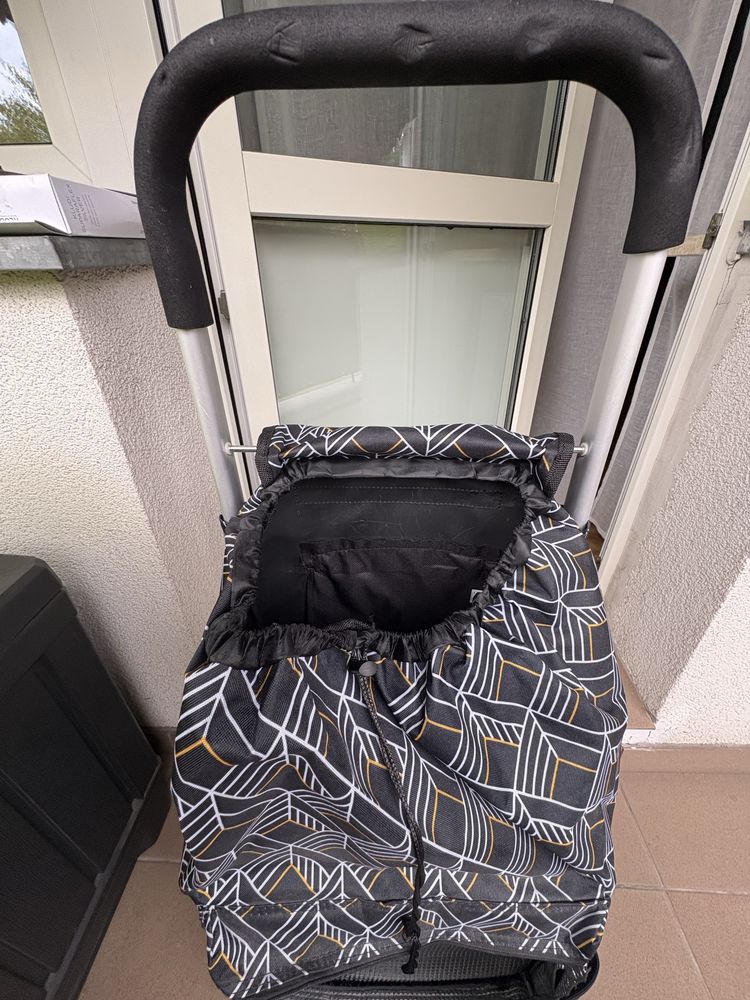 Wózek zakupowy z torbą termiczną