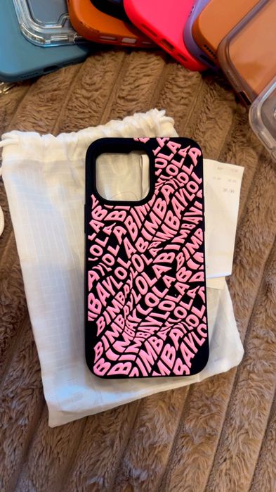 Capas para IPhone 14 Pro Max incluindo uma nova da BIMBA Y LOLA.