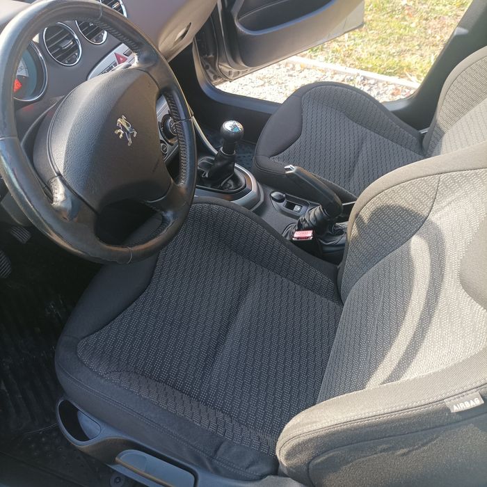 Peugeot 308 kombi 1.6b 120KM