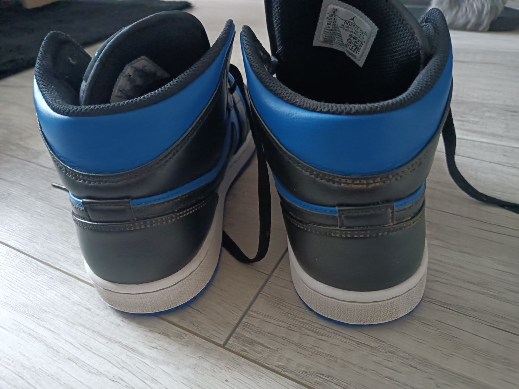 Buty Air Jordan 1 mid