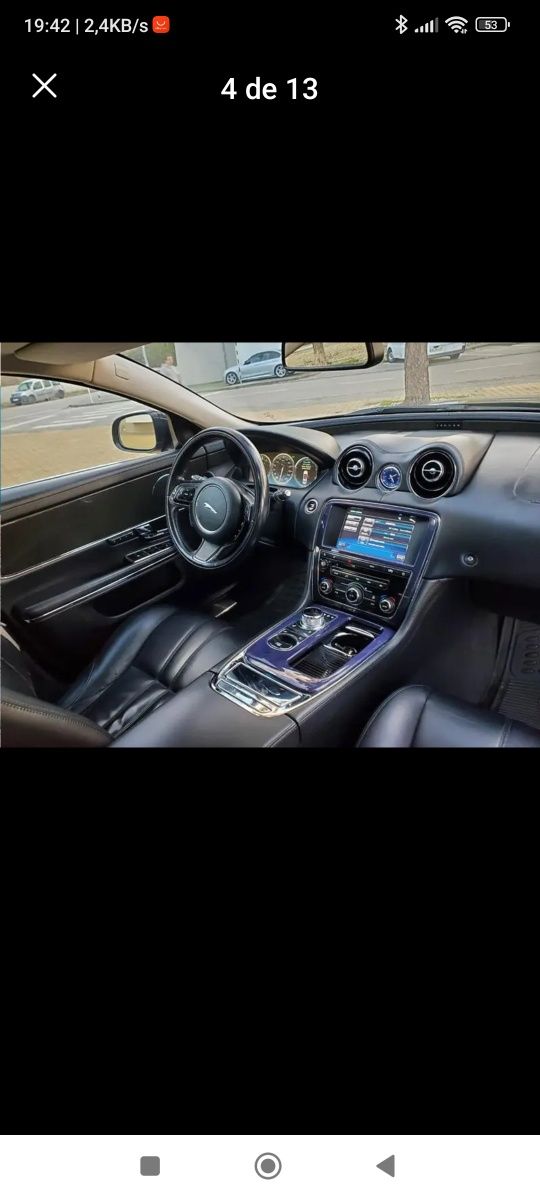 Jaguar XJ de cor preta