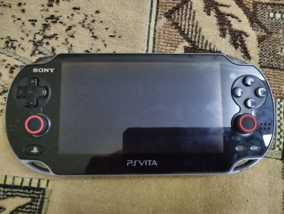 PS Vita Fat [PCH-1004] 128Гб+16Гб+Чехол+Куча игр