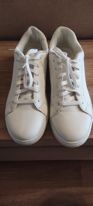 Продам жіночі кеди