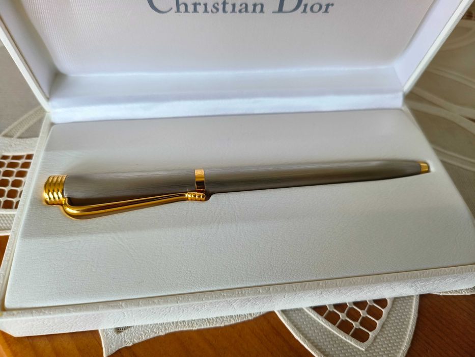 Caneta Esferográfica Christian Dior completamente Nova, nunca usada