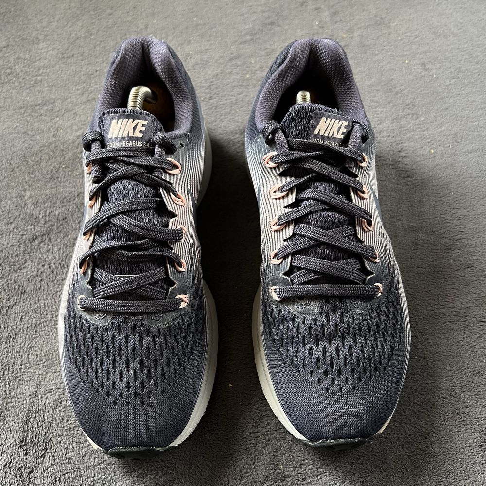Жіночі кросівки Nike ZOOM pegasus 34. P. 39.
