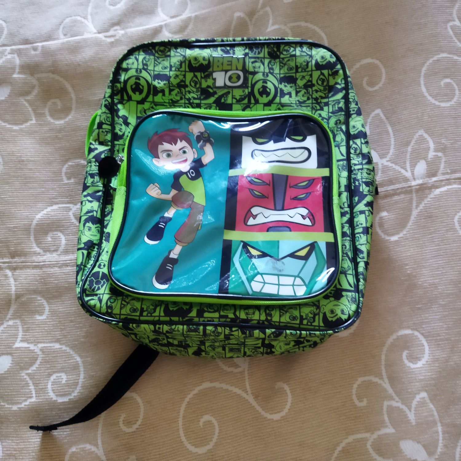 Mochila verde para criança