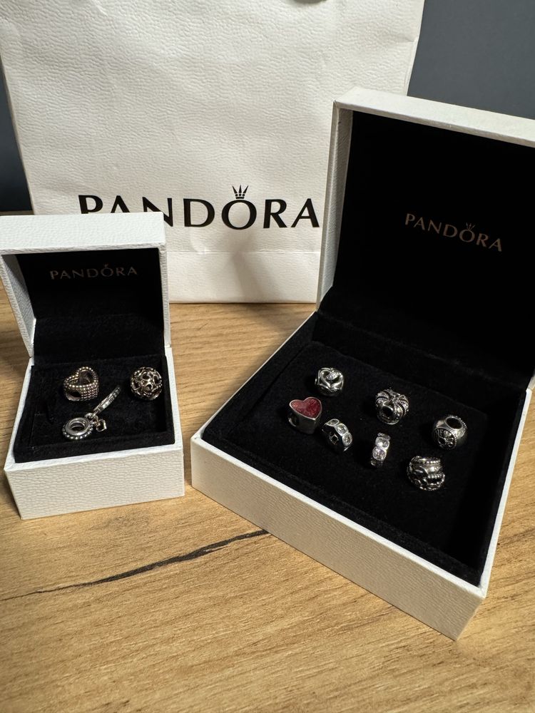 Браслет Pandora з наместинами оригінал