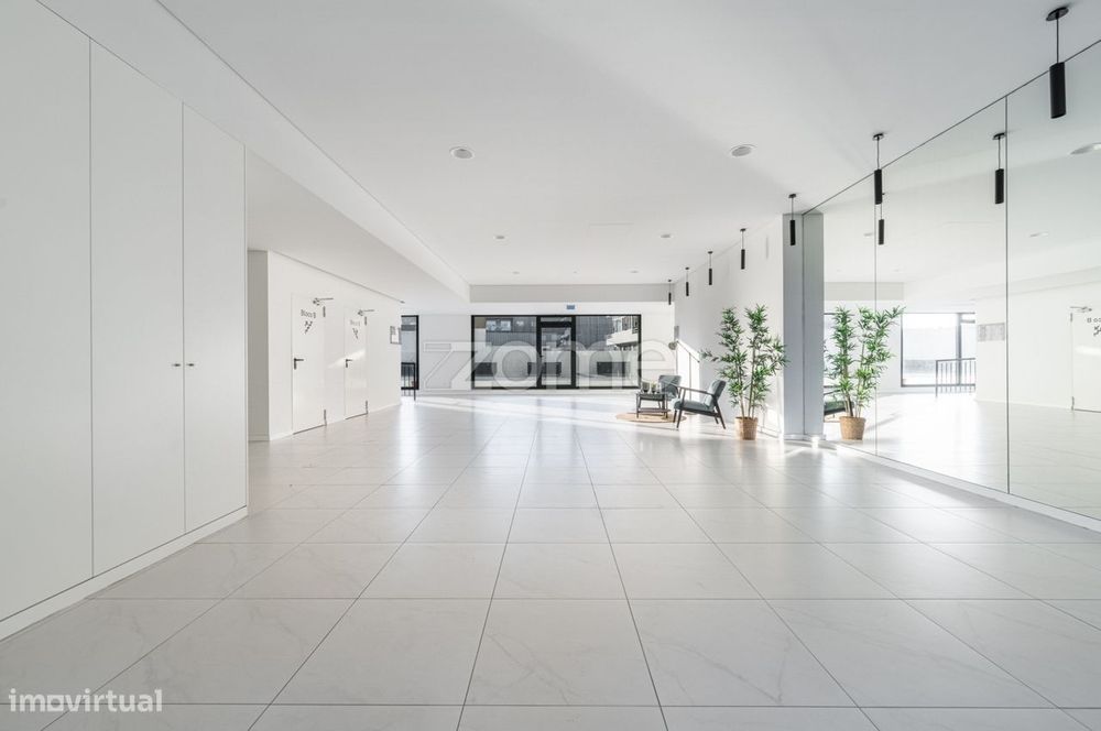 Apartamento T3 transformado em T4 com Vista Mar – Último Piso