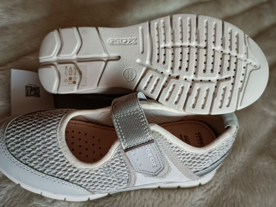 Sapatilhas/sabrina GEOX t33 NOVAS