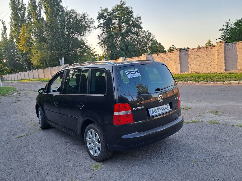 Volkswagen Touran 1.6FSI