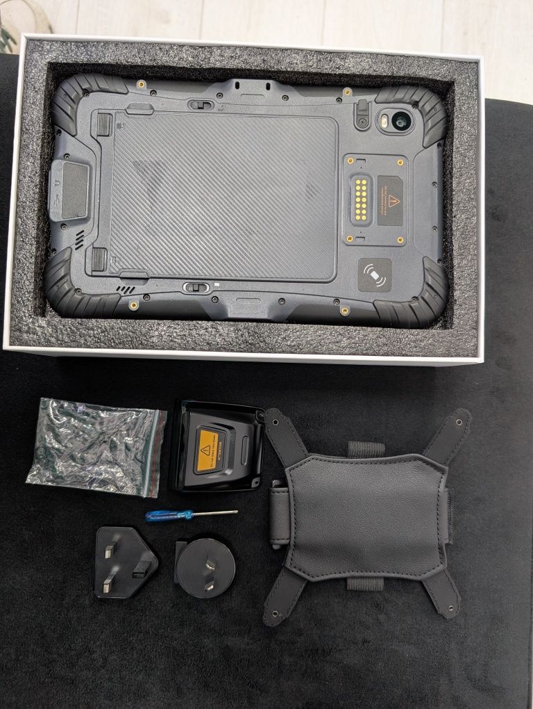 Планшет тактичний Sonim RS80