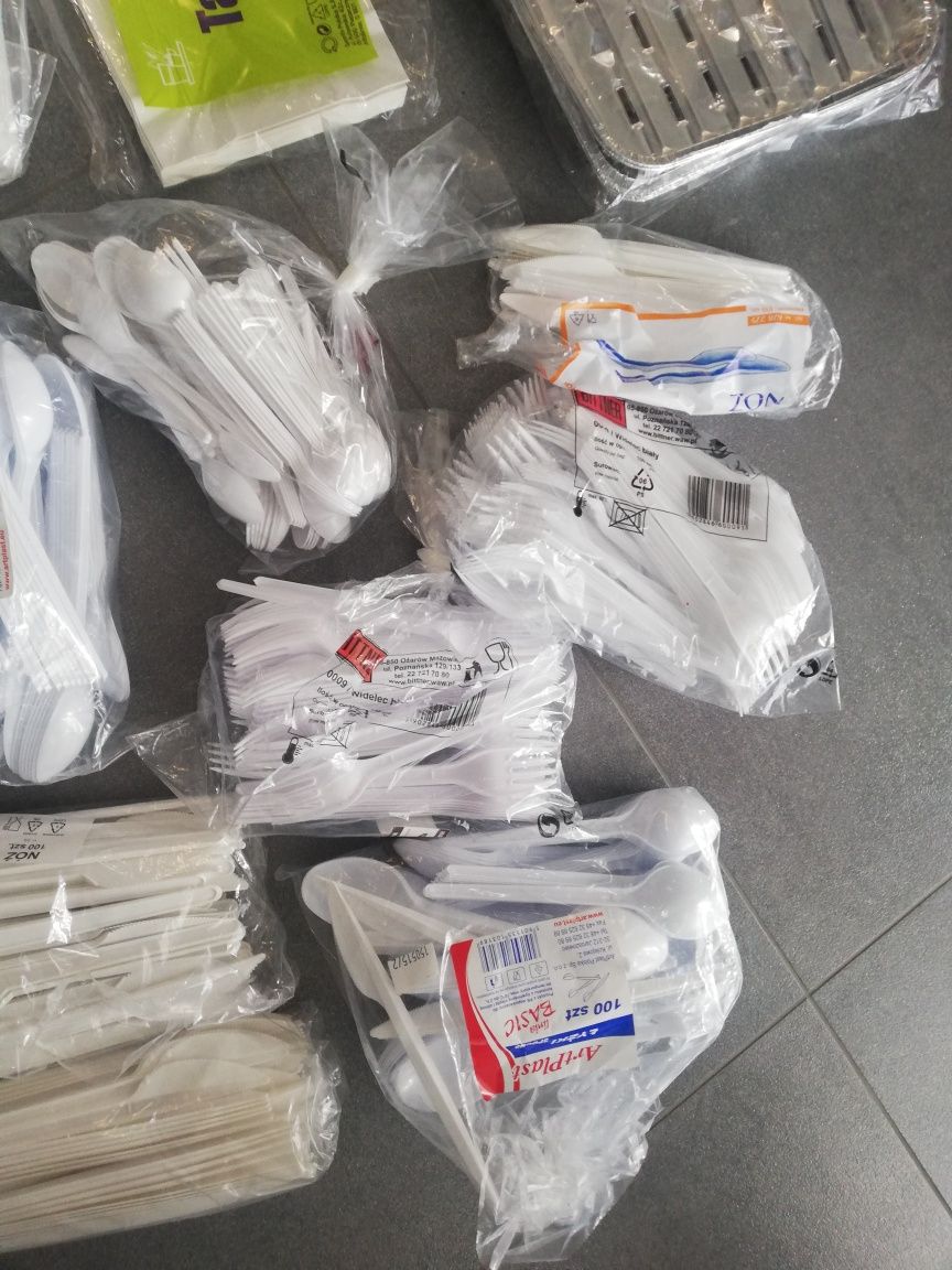 Nowe Plastikowe Kubki Sztućce itp.