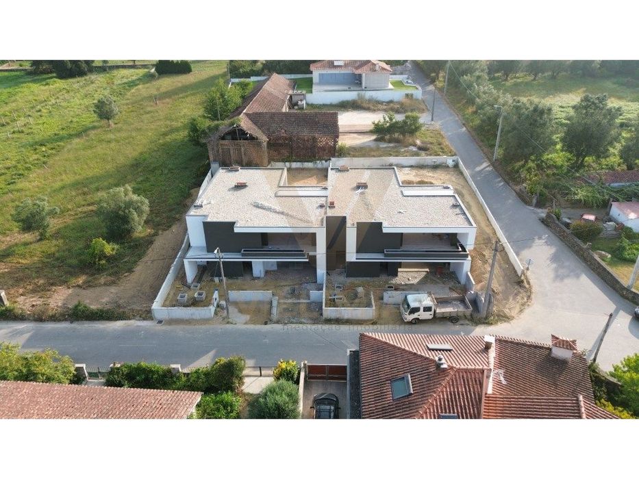 Moradia T3 em Fase Avançada de Construção - Lanheses, Viana do Castelo