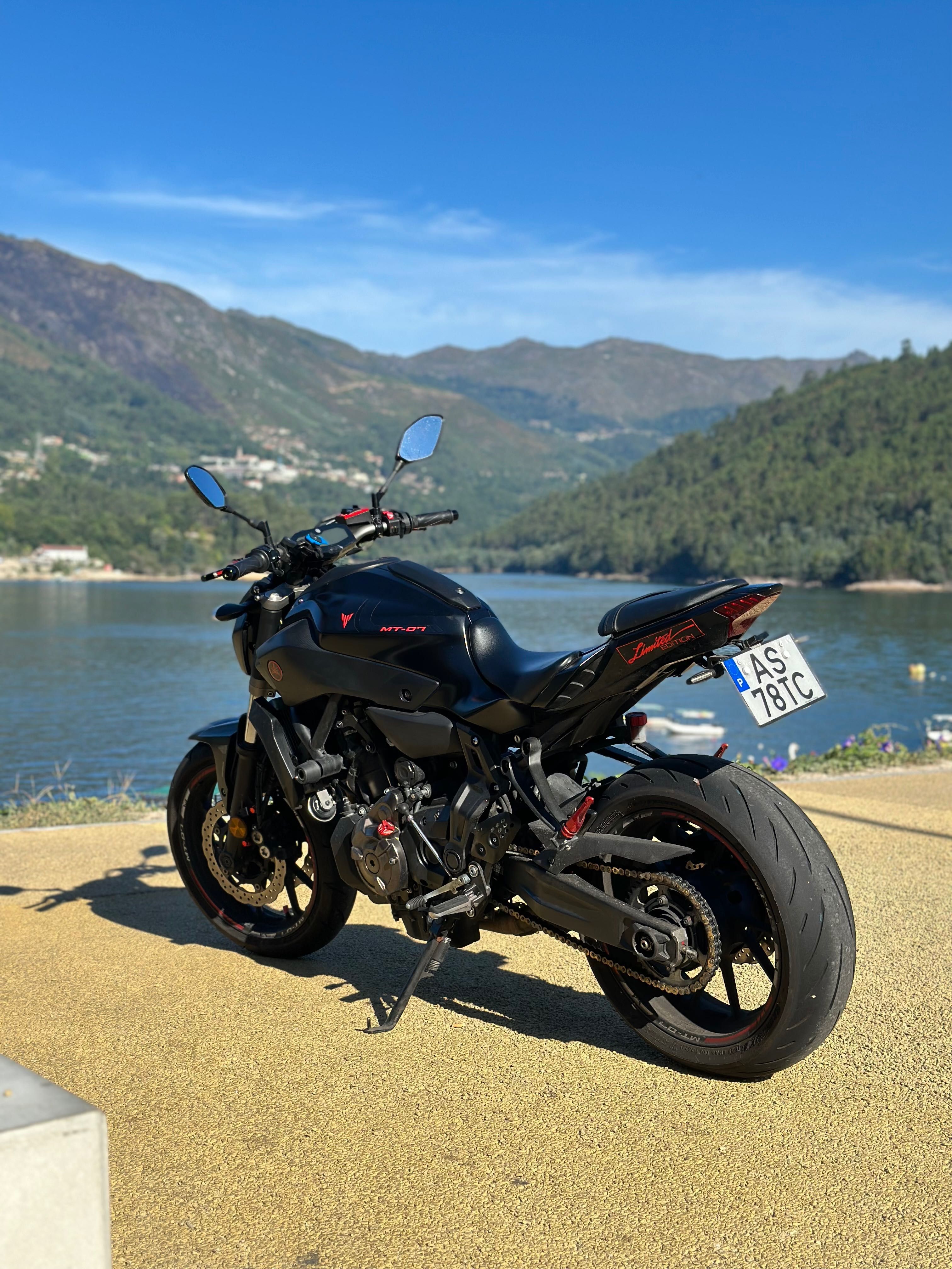 MT07 YAMAHA 35KW LIVRETE 2017 com extras