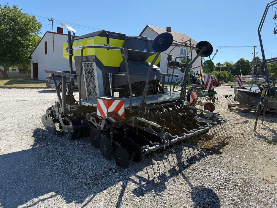 Siewnik pneumatyczny SKY MAXIDRILL M320 3 metrowy z broną aktywną NOWY