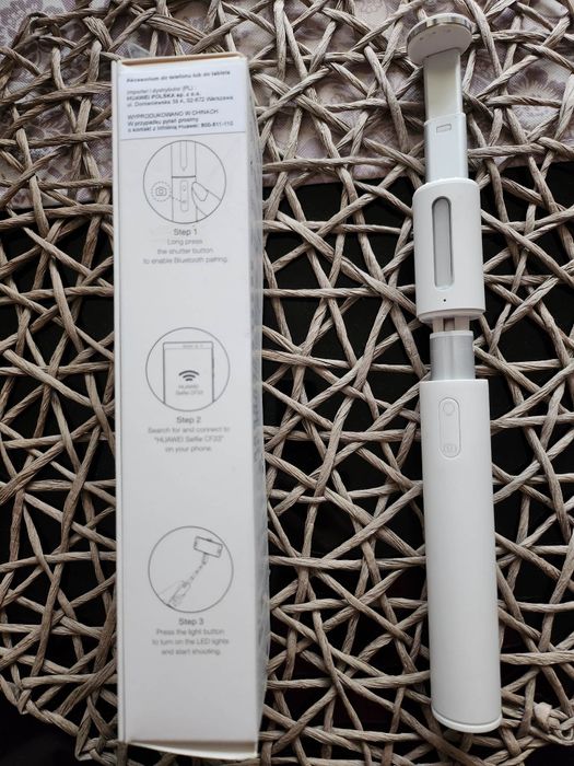 Huawei Selfie Stick with LED beauty light
