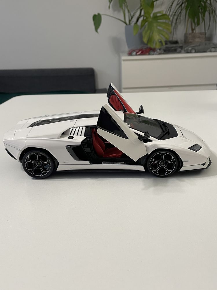 Model Lamborghini Countach LPI 800-4 1/18 Maisto j Bburago Solido 1:18