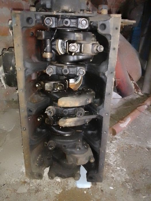 Блок до трактора Т-40 з колінвалом